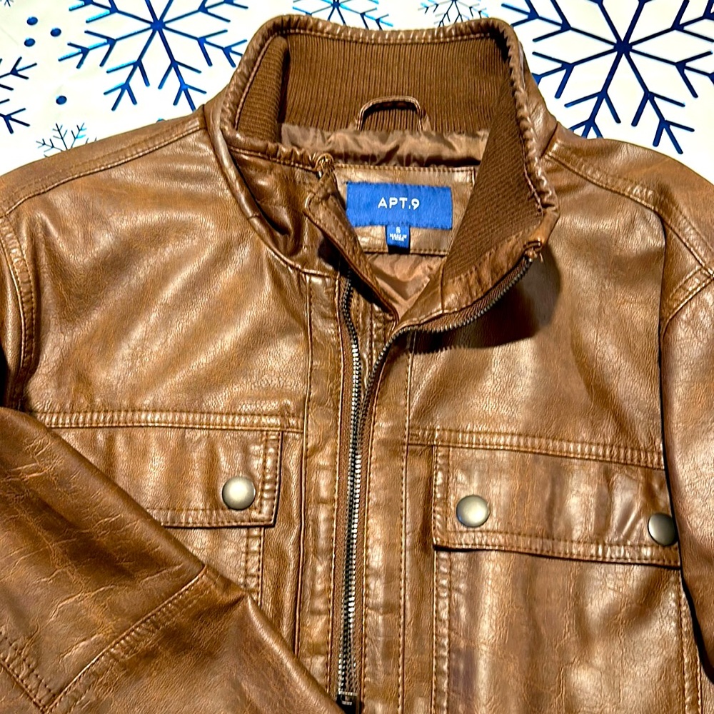Men’s small apt 9 new